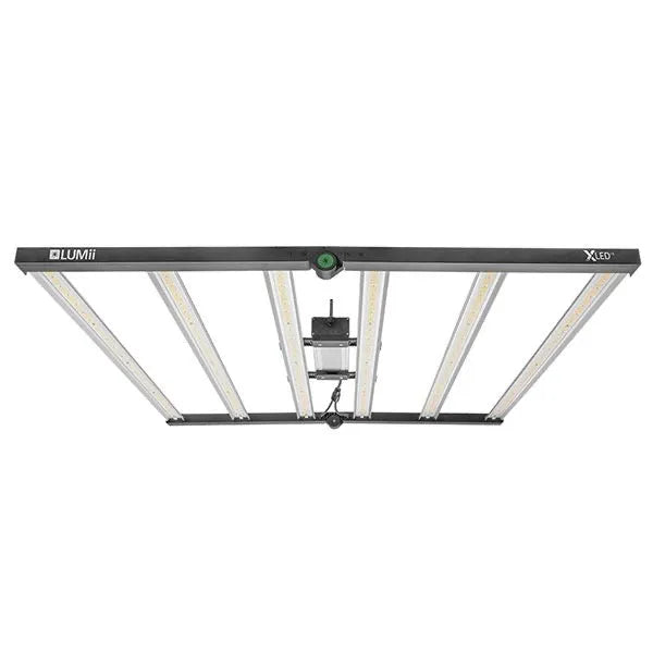 LUMii Black - XLED 680W LED-valaisin täyden spektrin kasvivalaisin, himmennettävä ja IP65-vesitiivis. Sopii koko kasvukaudelle.