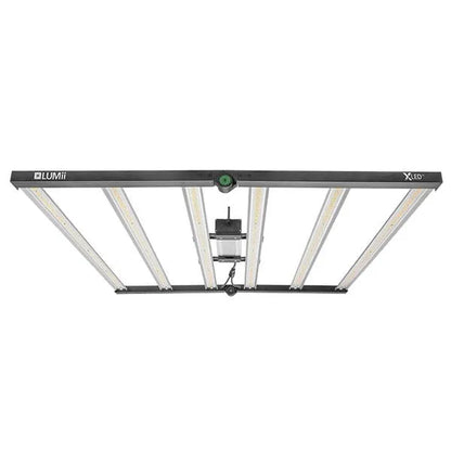 LUMii Black - XLED 680W LED-valaisin täyden spektrin kasvivalaisin, himmennettävä ja IP65-vesitiivis. Sopii koko kasvukaudelle.