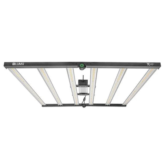 LUMii Black - XLED 680W LED-valaisin täyden spektrin kasvivalaisin, himmennettävä ja IP65-vesitiivis. Sopii koko kasvukaudelle.